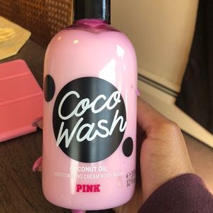 Moisturizing cream body wash
